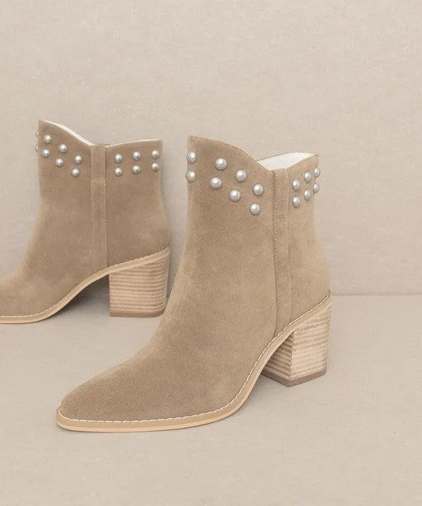 Alofi - Studded Collar Booties