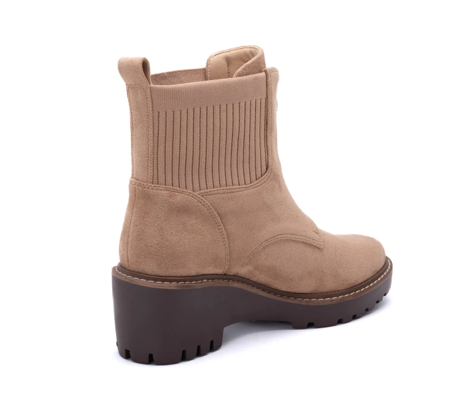 Boo | Camel Suede | Corkys