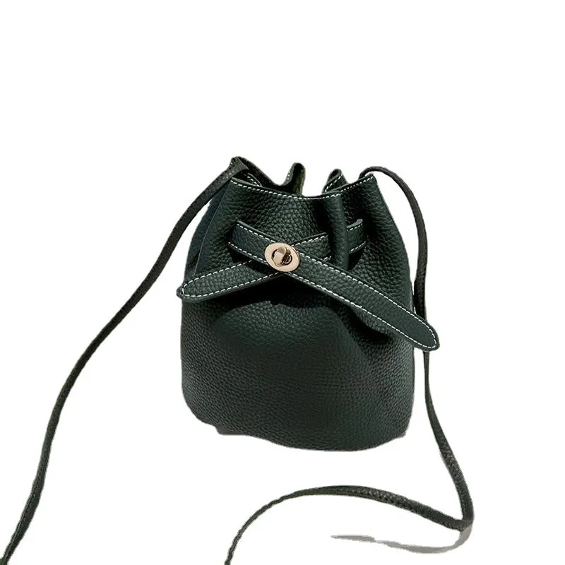 Guangzhou supply 2024 new simple bucket bag wide-band lock small bag Korean version casual solid color single shoulder