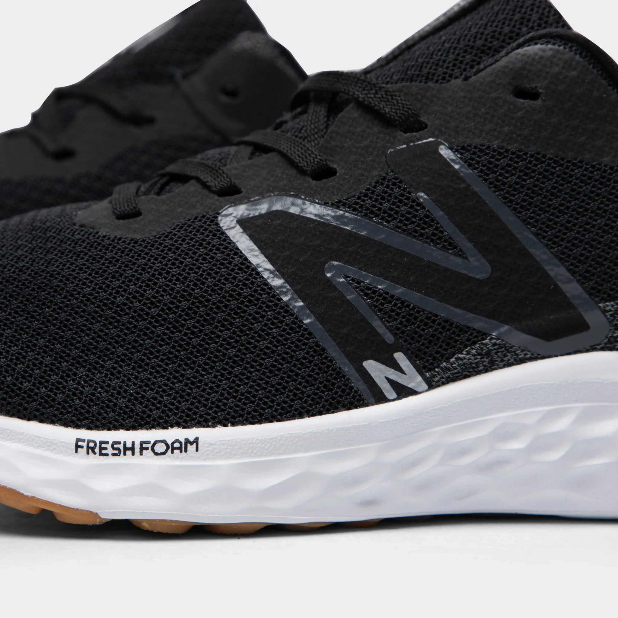 New Balance Juniors' Fresh Foam Arishi v4 Black / White