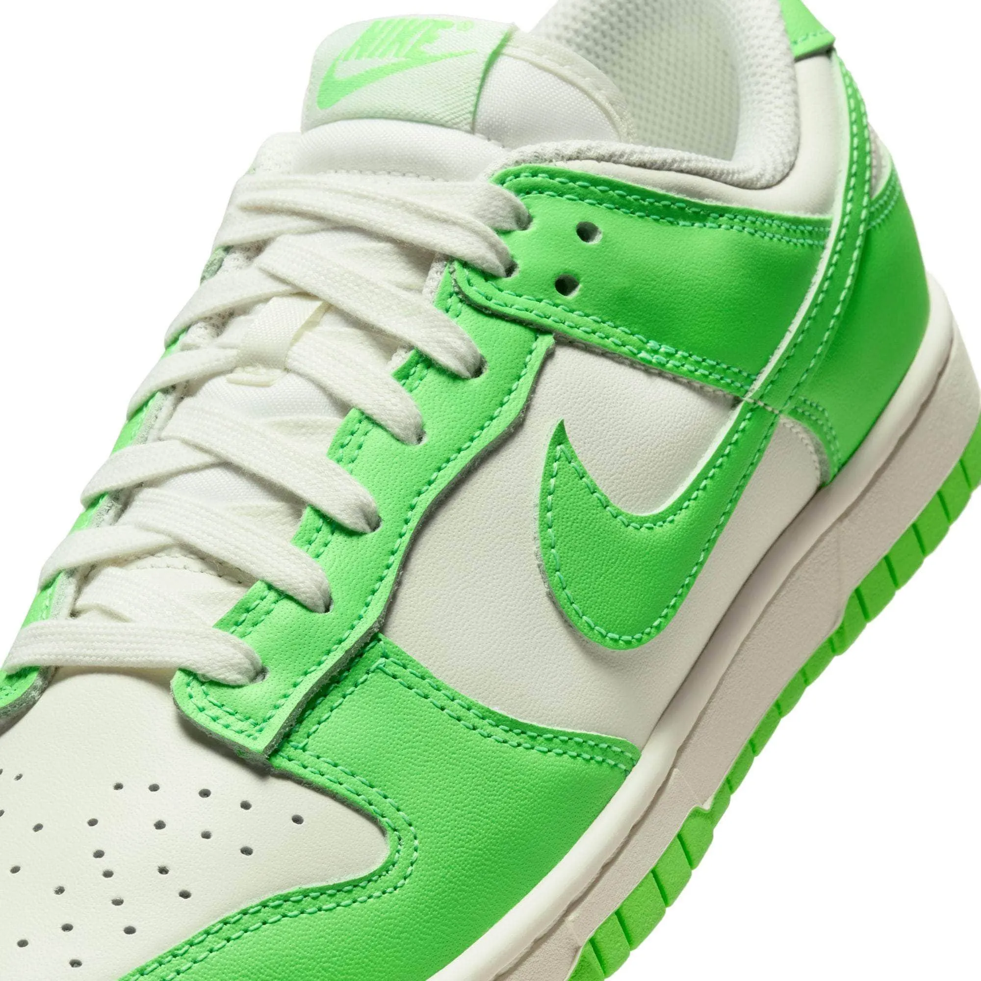 Nike Dunk Low "Green Strike" - Women's