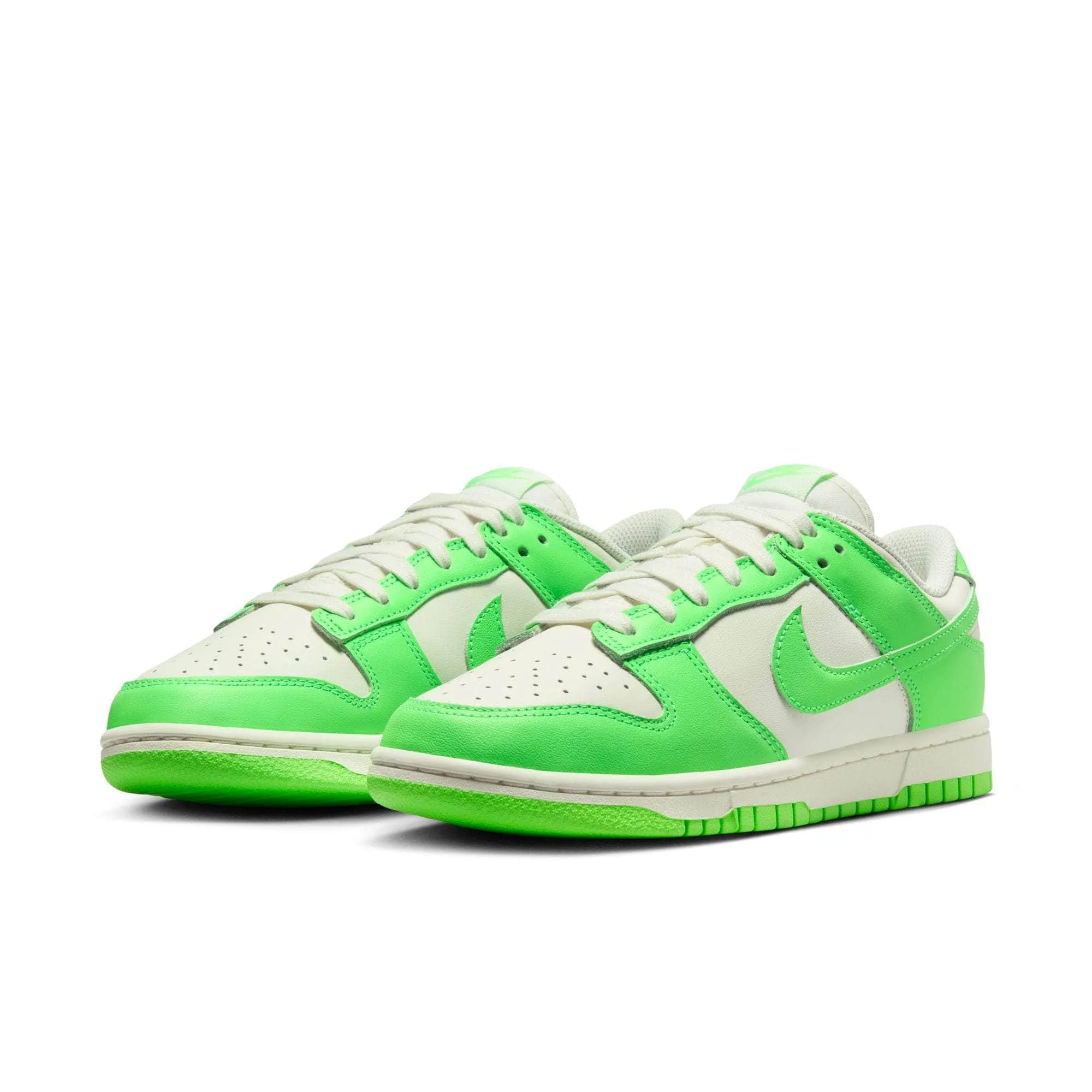 Nike Dunk Low "Green Strike" - Women's