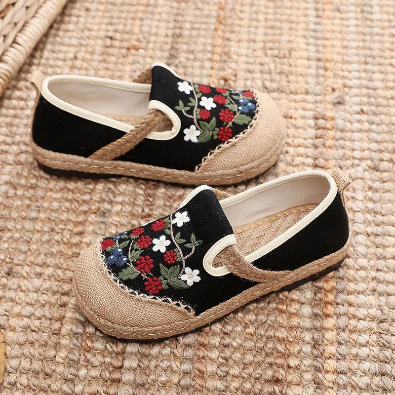 Shallow-cut cloth shoes custom-made one-pedal ethnic embroidered shoes light breathable sweat-absorbent cloth shoes.