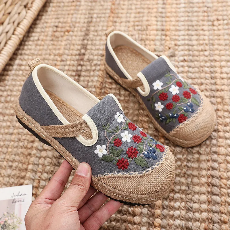 Shallow-cut cloth shoes custom-made one-pedal ethnic embroidered shoes light breathable sweat-absorbent cloth shoes.