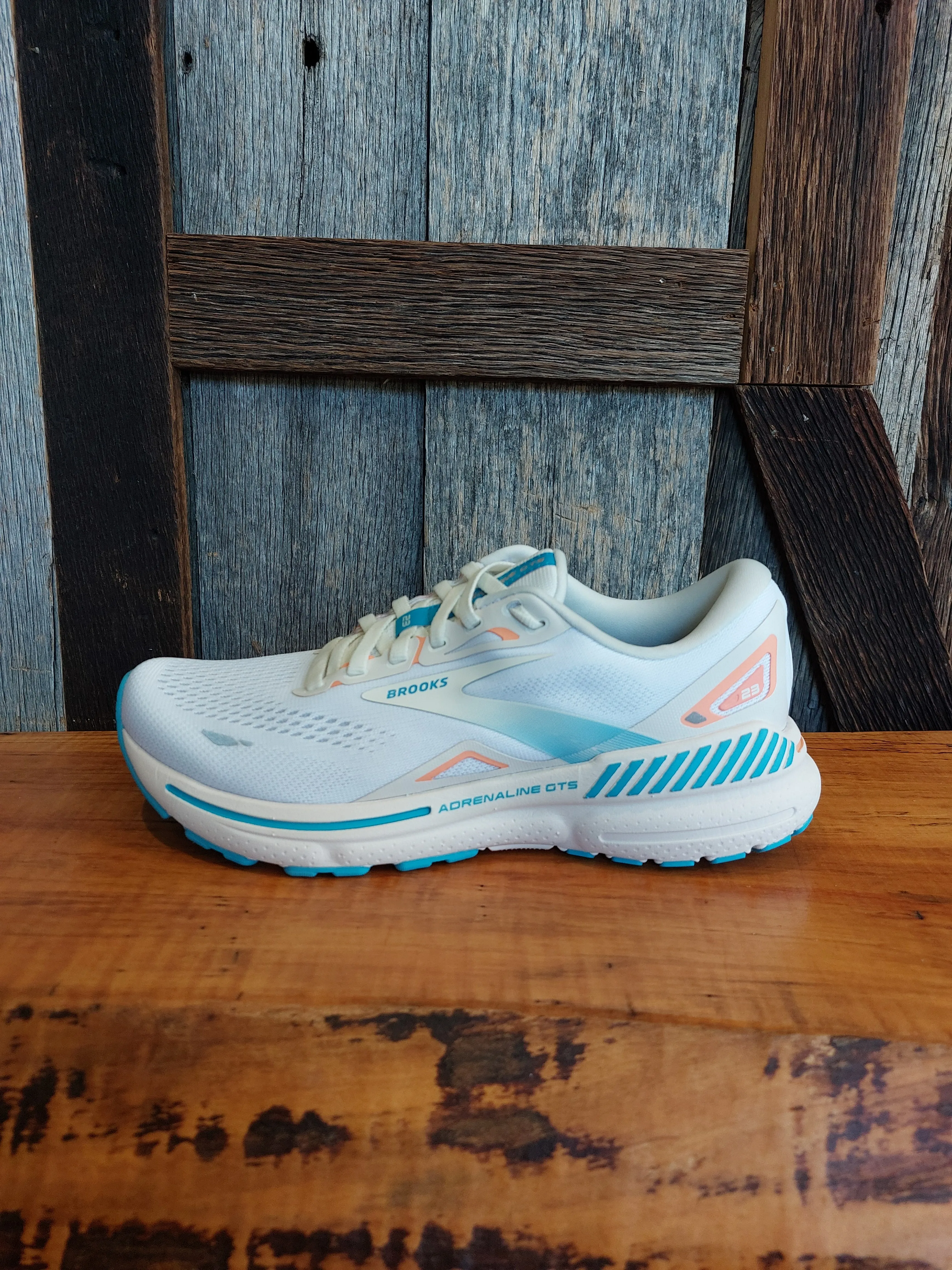 W Brooks Adrenaline GTS 23