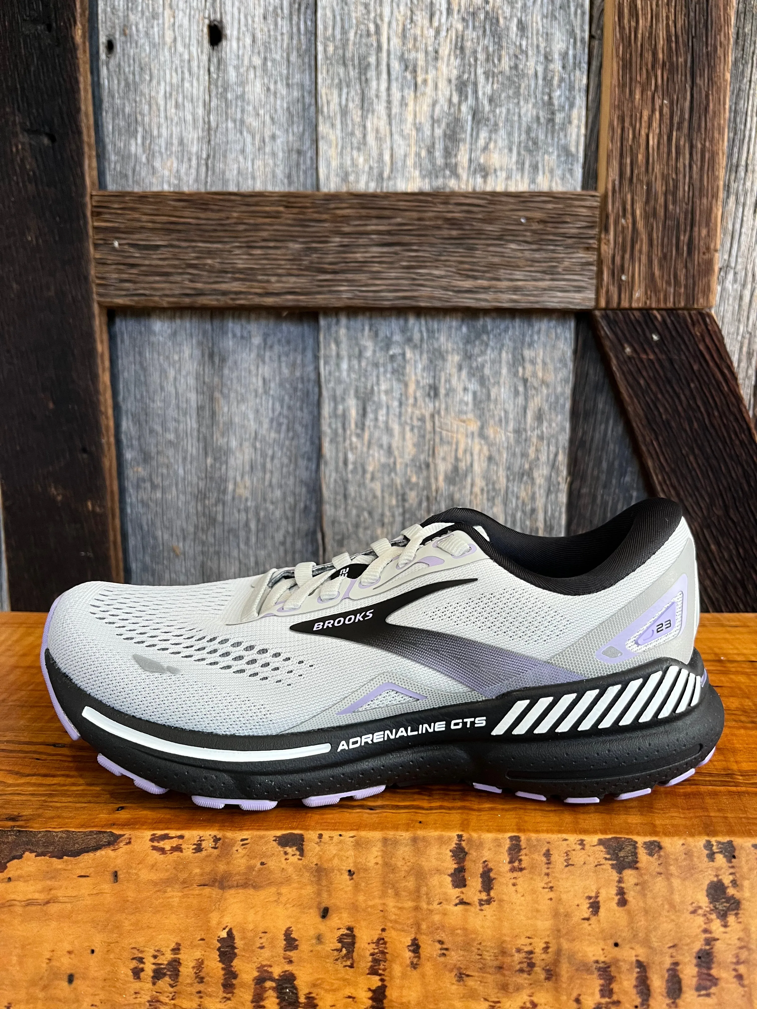 W Brooks Adrenaline GTS 23