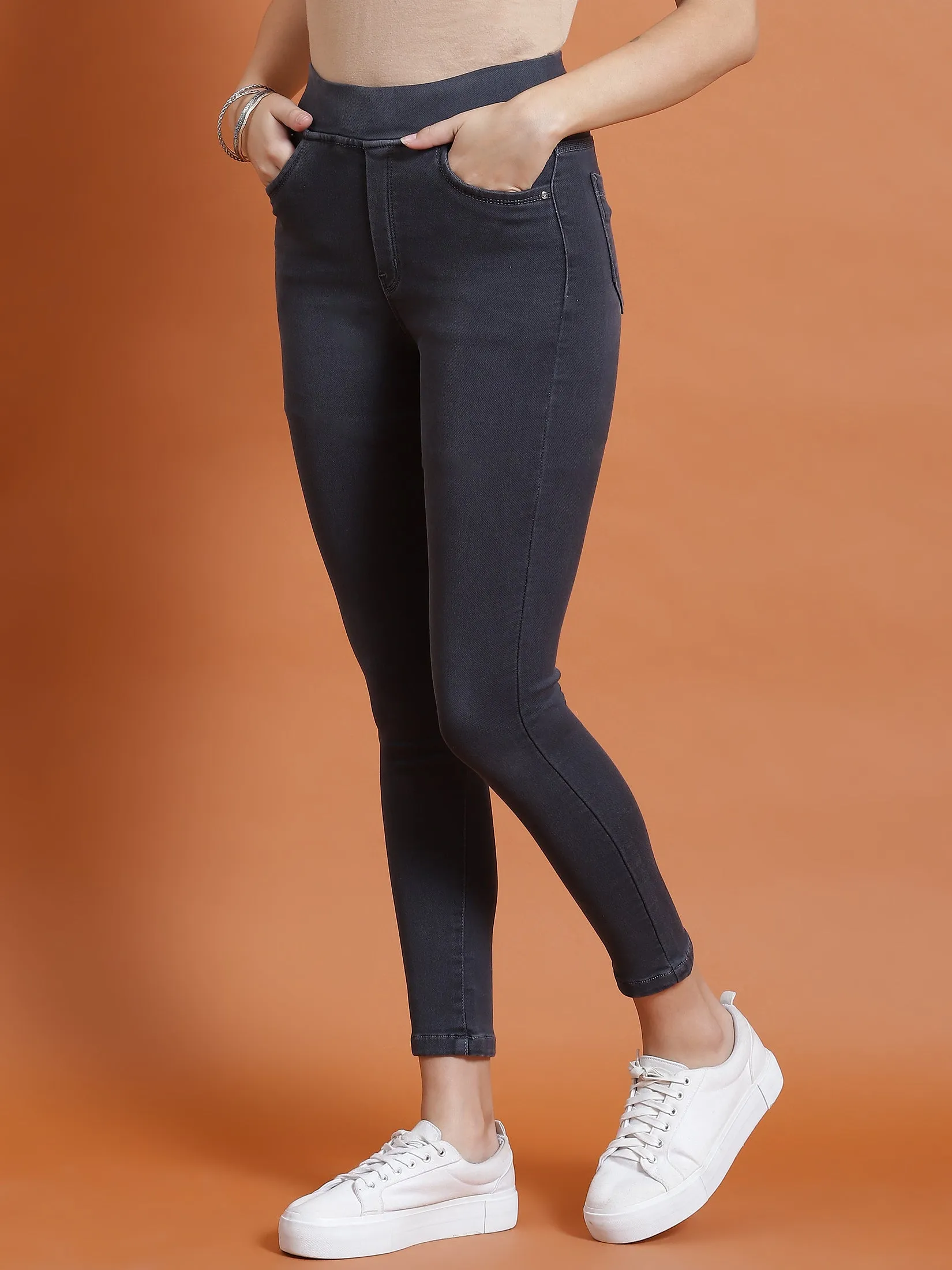 Women Grey Solid Narrow Jegging